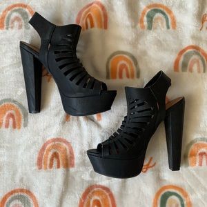 Platform Velcro black heels
